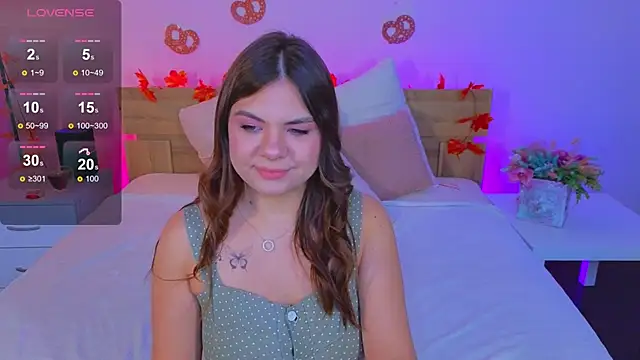 Mia  Moon   online show from 10-01-25, 09:48