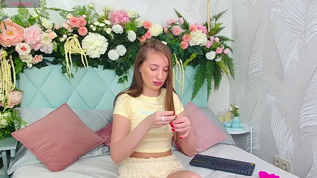 Miranda Scott online show from 10-16-25, 05:03