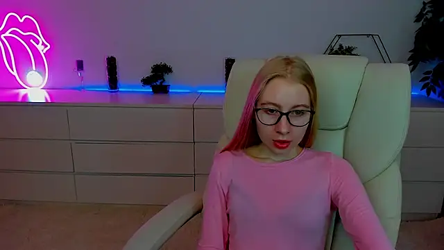 Alina Blonde online show from 10-07-25, 05:37