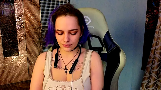 Eniferi online show from 11-30-25, 01:04