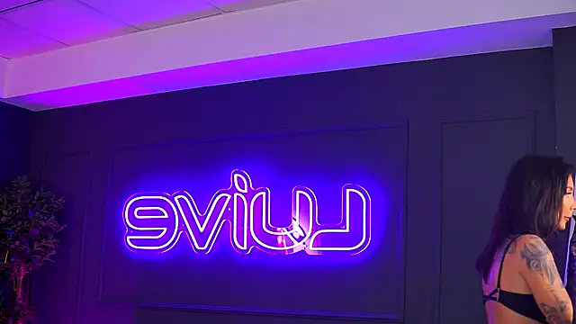 YuliaDesirevska online show from 11-11-25, 08:09