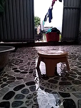 Lauraa-a online show from 10-20-25, 11:16