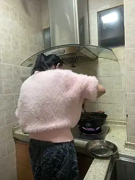 xiuchun100 online show from 11-18-25, 11:14