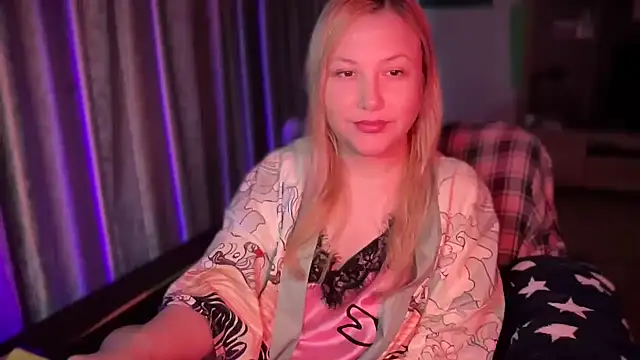 Snapshot of BikiHellena chatting on 11-07-25, 06:35 BikiHellena online show from 11-07-25, 06:35