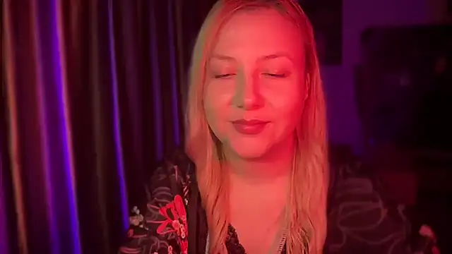 Snapshot of BikiHellena chatting on 11-10-25, 03:05 BikiHellena online show from 11-10-25, 03:05