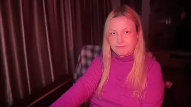 Snapshot of BikiHellena chatting on 11-26-25, 07:04 BikiHellena online show from 11-26-25, 07:04