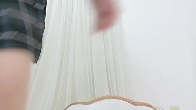  Mia land  online show from 10-17-25, 01:25