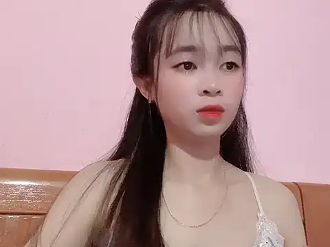 Snapshot of Suna7383 chatting on 10-29-25, 04:09 Suna7383 online show from 10-29-25, 04:09