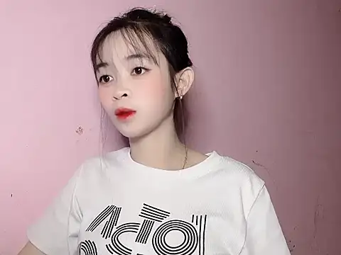 Snapshot of Suna7383 chatting on 11-04-25, 03:44 Suna7383 online show from 11-04-25, 03:44