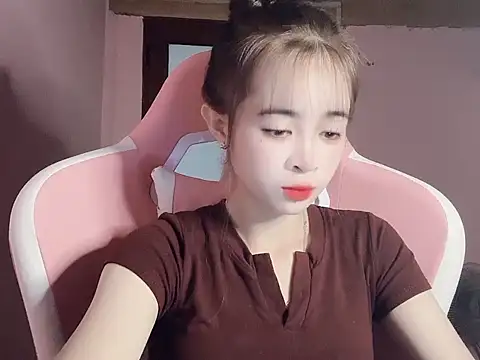 Snapshot of Suna7383 chatting on 11-12-25, 04:18 Suna7383 online show from 11-12-25, 04:18