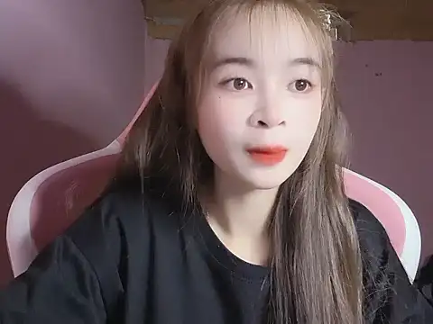 Snapshot of Suna7383 chatting on 11-17-25, 03:51 Suna7383 online show from 11-17-25, 03:51