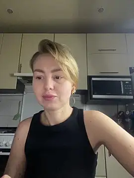 MartaLuna  online show from 12-14-25, 01:27