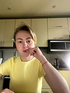 MartaLuna  online show from 12-15-25, 09:35