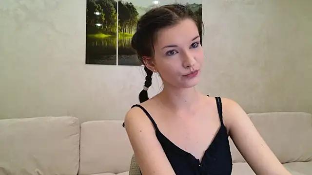 sweet strawber online show from 09-14-25, 08:19