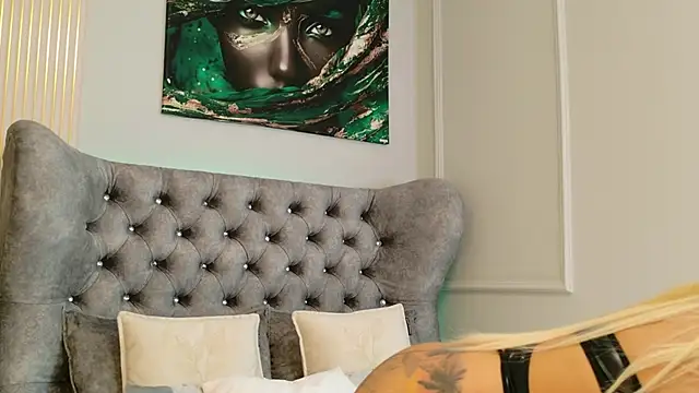 MeganXDesire online show from 10-24-25, 04:53