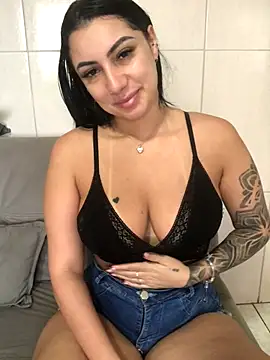 Snapshot of Andreininha chatting on 10-27-25, 07:40 Andreininha online show from 10-27-25, 07:40