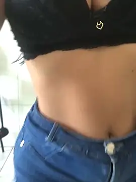 Snapshot of Andreininha chatting on 11-15-25, 12:34 Andreininha online show from 11-15-25, 12:34