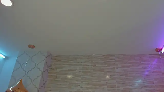 Snapshot of AliceVegga chatting on 12-02-25, 02:39 AliceVegga online show from 12-02-25, 02:39