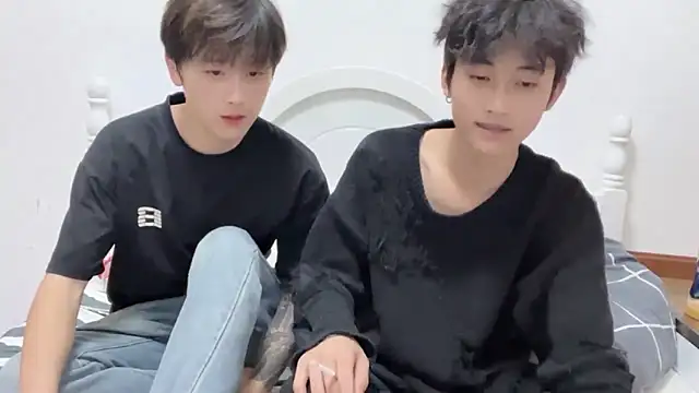 yangyang-2563 online show from 10-01-25, 01:28
