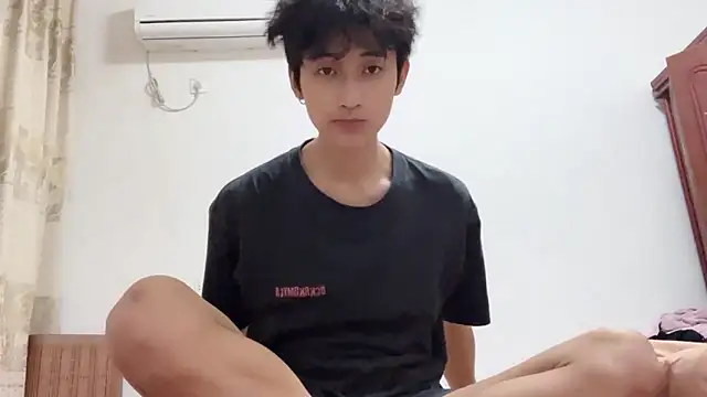 yangyang-2563 online show from 10-02-25, 04:14
