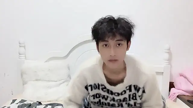 yangyang-2563 online show from 10-05-25, 12:47