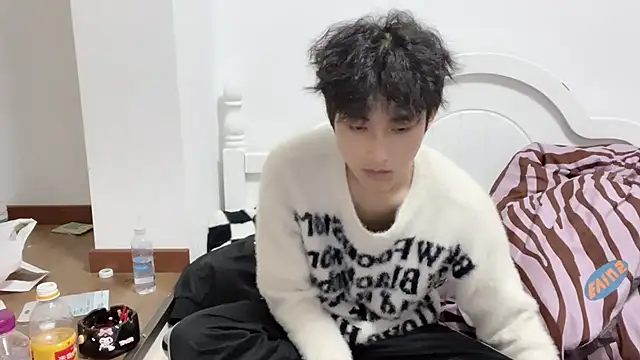 yangyang-2563 online show from 10-06-25, 01:41