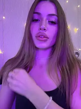 Elizabeth Tay online show from 11-19-25, 05:02