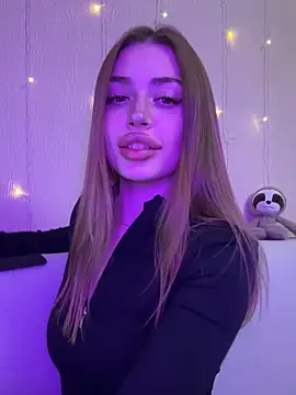 Elizabeth Tay online show from 12-18-25, 06:36