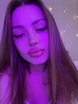 Elizabeth Tay online show from 12-21-25, 06:37