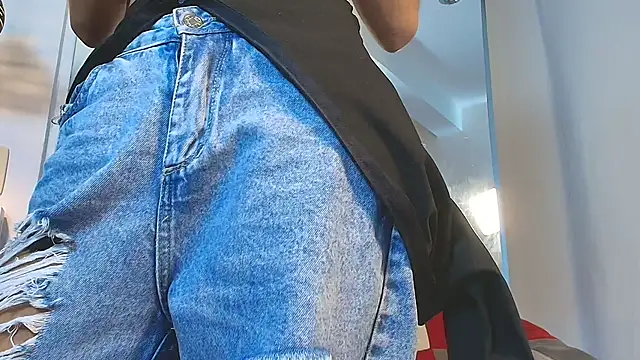 emma hearths online show from 10-31-25, 04:08