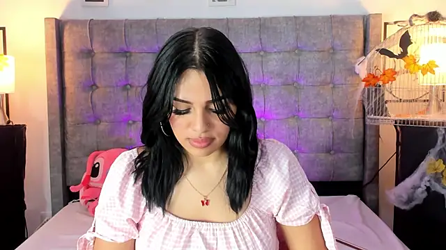 Linda Fosterr online show from 11-04-25, 02:32