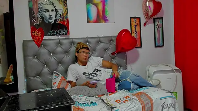 Snapshot of xxKamadevaxx chatting on 02-27-26, 12:16 xxKamadevaxx online show from 02-27-26, 12:16