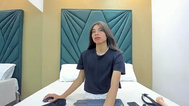 Snapshot of iris_scott1 chatting on 09-27-25, 06:13 iris scott1 online show from 09-27-25, 06:13