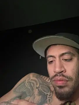 Snapshot of busnfatnutsLildee chatting on 10-27-25, 12:31 busnfatnutsLildee online show from 10-27-25, 12:31