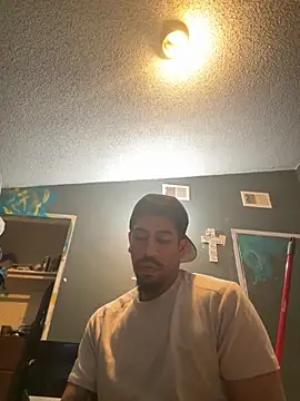 Snapshot of busnfatnutsLildee chatting on 11-10-25, 01:04 busnfatnutsLildee online show from 11-10-25, 01:04