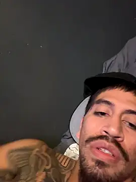 Snapshot of busnfatnutsLildee chatting on 11-14-25, 06:01 busnfatnutsLildee online show from 11-14-25, 06:01