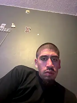 Snapshot of busnfatnutsLildee chatting on 11-21-25, 12:15 busnfatnutsLildee online show from 11-21-25, 12:15