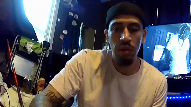 Snapshot of busnfatnutsLildee chatting on 11-22-25, 12:31 busnfatnutsLildee online show from 11-22-25, 12:31