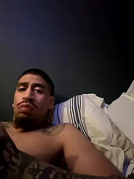 Snapshot of busnfatnutsLildee chatting on 11-29-25, 04:48 busnfatnutsLildee online show from 11-29-25, 04:48