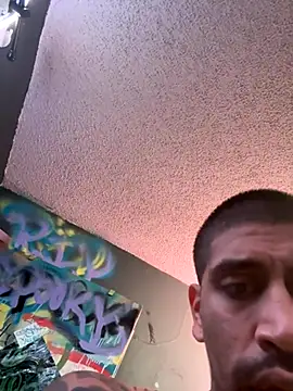 Snapshot of busnfatnutsLildee chatting on 12-05-25, 02:20 busnfatnutsLildee online show from 12-05-25, 02:20