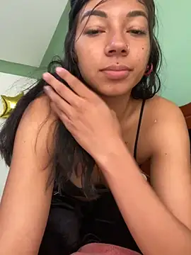 Snapshot of Lesly777_ chatting on 10-23-25, 12:48 Lesly777  online show from 10-23-25, 12:48