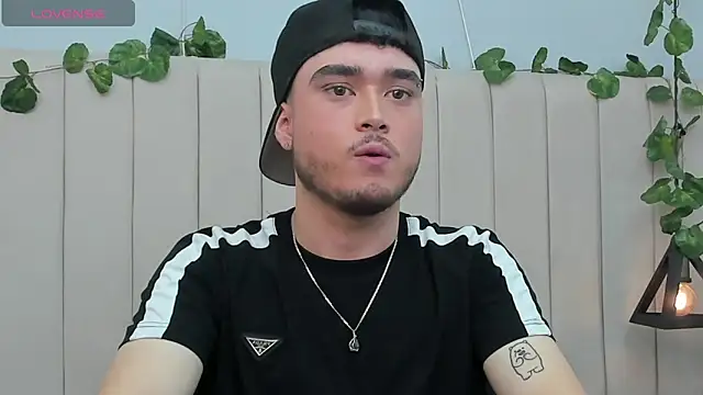 SALVATORE MULLER1 online show from 11-11-25, 12:32