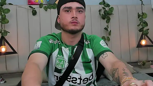 SALVATORE MULLER1 online show from 11-17-25, 12:27