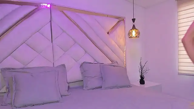 sweetsanti online show from 09-19-25, 07:36