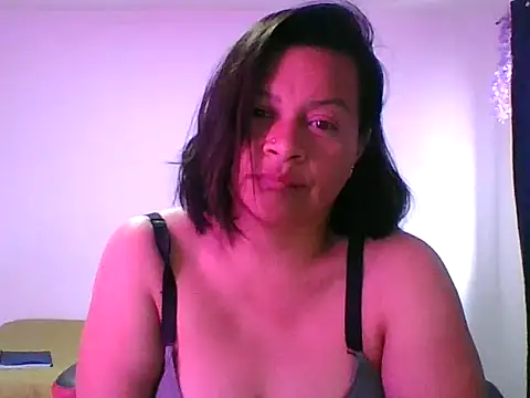 adri89-g online show from 09-26-25, 04:22