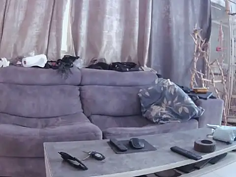 Snapshot of Alexis21821 chatting on 11-05-25, 06:35 Alexis21821 online show from 11-05-25, 06:35