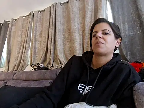 Snapshot of Alexis21821 chatting on 11-17-25, 06:41 Alexis21821 online show from 11-17-25, 06:41