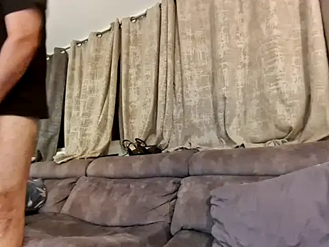 Snapshot of Alexis21821 chatting on 11-18-25, 08:02 Alexis21821 online show from 11-18-25, 08:02