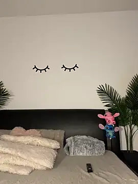 Snapshot of Andrestarr chatting on 10-10-25, 07:13 Andrestarr online show from 10-10-25, 07:13