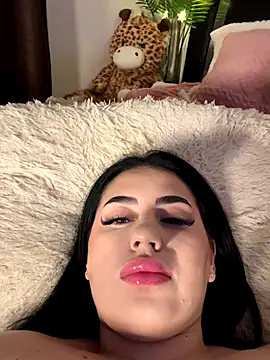 Snapshot of Andrestarr chatting on 11-16-25, 06:35 Andrestarr online show from 11-16-25, 06:35